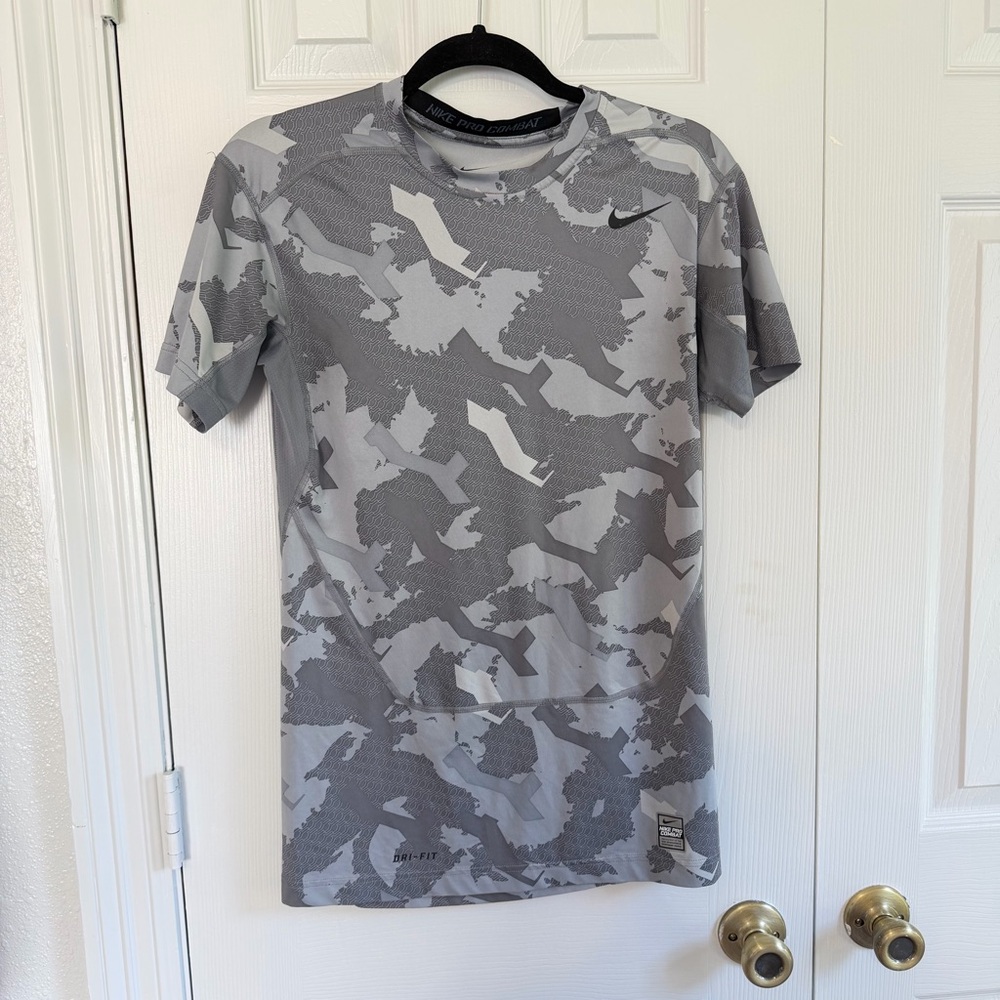 Nike Pro Combat Dri Fit Compression Shirt Gray Camo Athletic Tee Men’s L